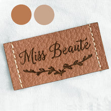Charger l'image dans la galerie, Étiquettes en faux cuir personnalisées