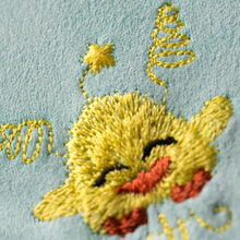 Charger l&#39;image dans la galerie, Motif broderie bébé canard qui saute, Conception mignonne de broderie de canard, Fichier conception machine à broder mignon petit canard
