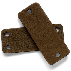 Labels voor haakwerk of breiwerk, gepersonaliseerde kunstleer suede labels met gaatjes BRUIN kleur afgewerkt met gouden snippertjes 50st