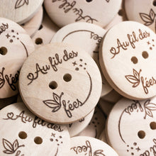 Load image into Gallery viewer, Boutons en bois personnalisés de 25 mm
