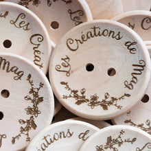 Load image into Gallery viewer, Boutons en bois personnalisés de 40 mm

