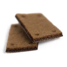 Afbeelding in Gallery-weergave laden, Labels voor haakwerk of breiwerk, gepersonaliseerde kunstleer suede labels met gaatjes BEIGE kleur 50st
