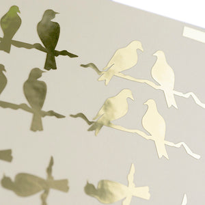 Oiseaux assis sur une feuille d'or de branche d'arbre Stickers