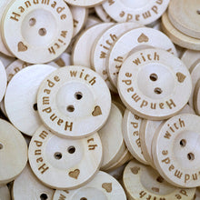 Afbeelding in Gallery-weergave laden, 20 mm houten knop met eigen naam, houten knoop naturel
