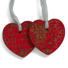 Charger l&#39;image dans la galerie, Médaillons en bois personnalisés forme de coeur
